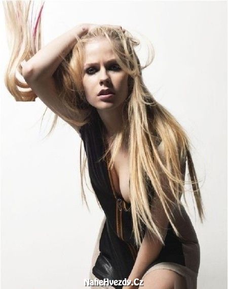 Nahá Avril Lavigne. Fotka - 41